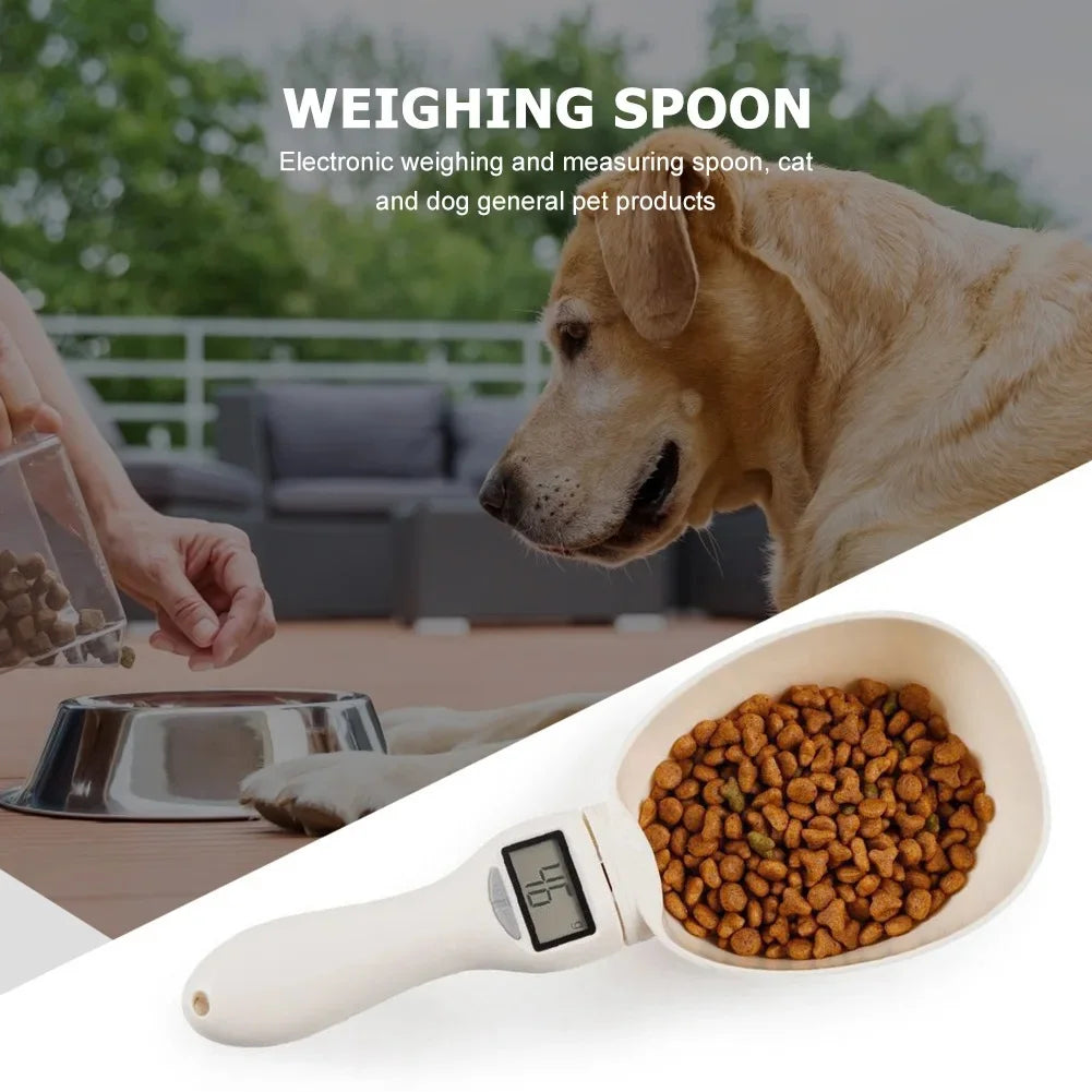 Pet food measuring scoop electronic